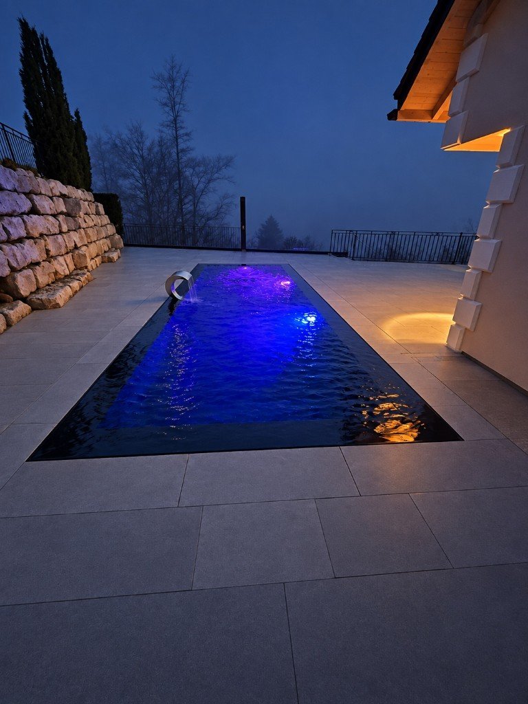 Pishinë poliesteri me ndriçim nate, Poolstrasse 12, Füllinsdorf, Switzerland